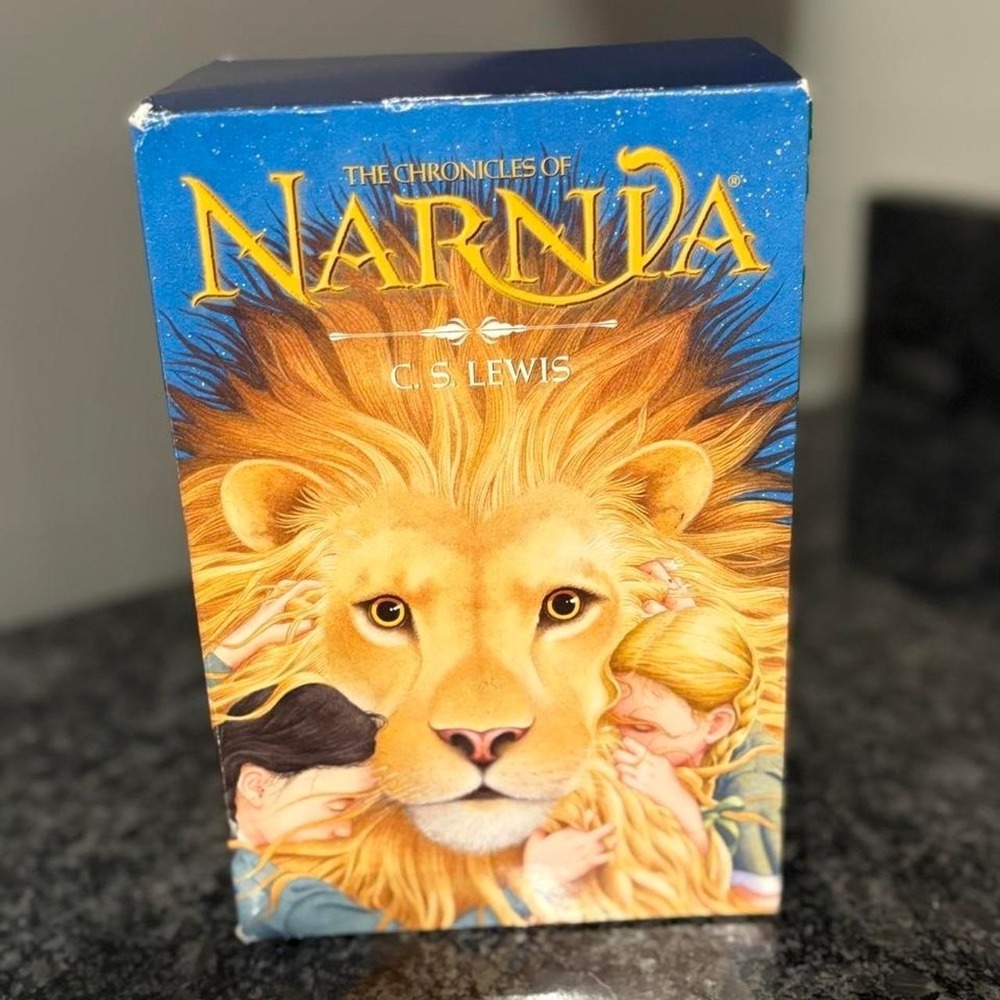 The Chronicala of Narnia book set